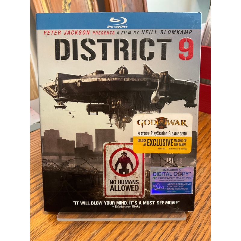 District  9 W/SLIP USED